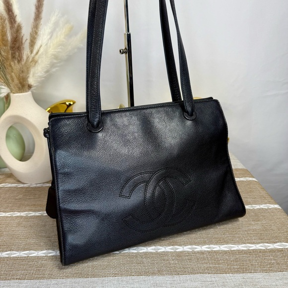 EUC Vintage CHANEL CC Black Caviar Leather Shoulder Bag - Picture 3 of 17